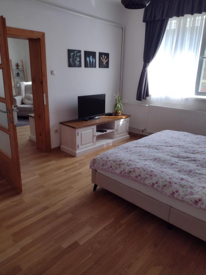 Bara Haz Villa Tvrdosovce Bagian luar foto
